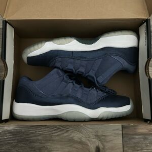 Jordan Retro 11 low youth
